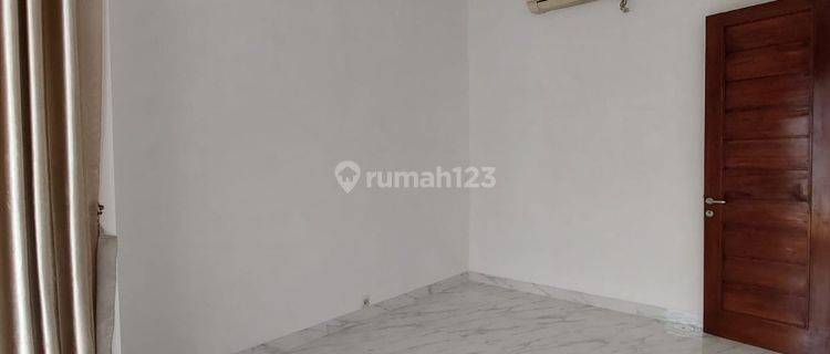 Rumah Bagus Asri Nyaman di Emerald, Sektor 7-Bintaro 1