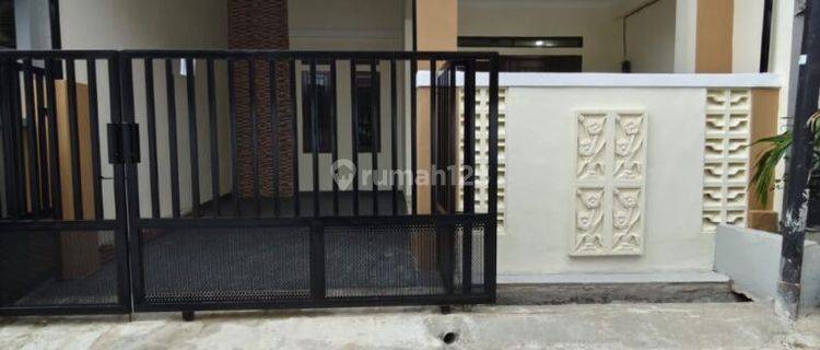Dijual Rumah Dekat Dengan Harapan Indah Siap Huni di Taman Harapan Baru Bekasi 1