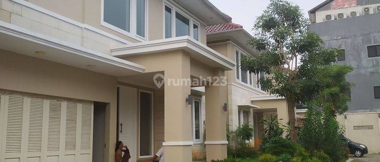 FOR RENT TOWNHOUSE @AMPERA  1