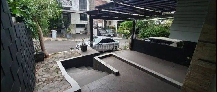 DISEWAKAN UNIT TOWNHOUSE PONDOK PINANG Lokasi strategis dekat sekolah unggulan, Pondok Indah Mall, Pondok Indah Golf, RS Pondok Indah, Hotel dan Perkantoran, dan Jalan Tol Simatupang. 1