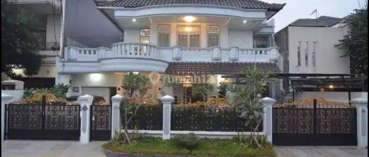 DISEWAKAN RUMAH 2 LANTAI FULLY FURNISHED CANTIK S0132 1