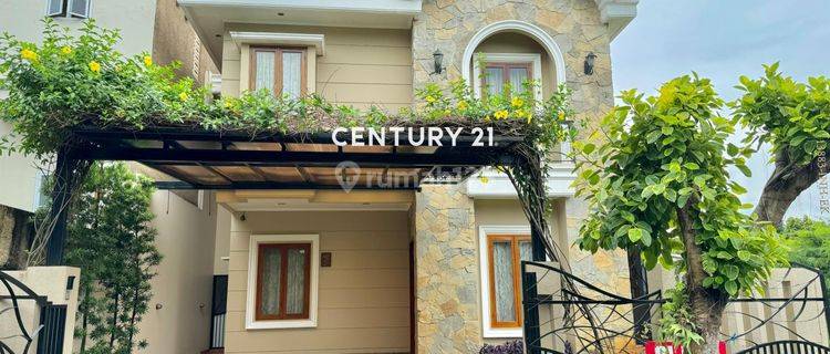 Dijual Rumah Cantik Desain Eropa Klasik  Depan Taman Dekat MRT  1