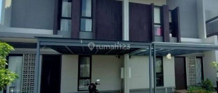 Disewakan rumah cantik 2 Lt , minimalis modern sdh di up grade  1