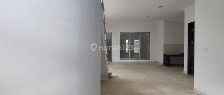 Rumah Di Jual di Concerto Beach Pik Siap Huni Posisi Hook 1