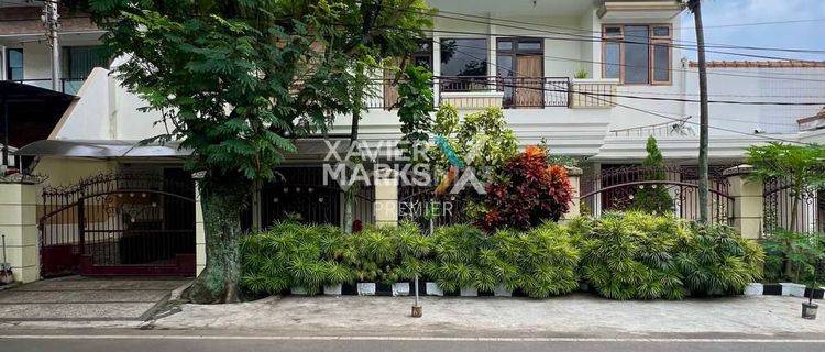 Rumah Klasik Luas Terawat Di Tengah Kota Malang 1