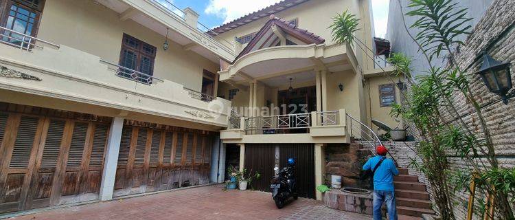 Rumah tengah kota dekat UNDIP Tembalang Banyumanik Bukitsari  Semarang atas 1
