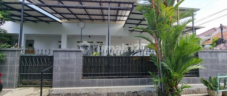 For Sale: City Center House Near USM and AMNI Semarang Campus 1