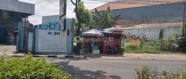 Dijual rumah lama hitung tanah di Sondakan Laweyan tengah kota Solo 1