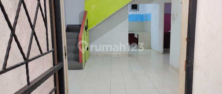 Rumah Minimalis Modern Lokasi di Taman Rahayu 1