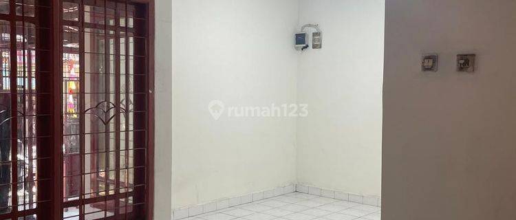 Rumah Nyaman Minimalis di Sarijadi Mainroad 1