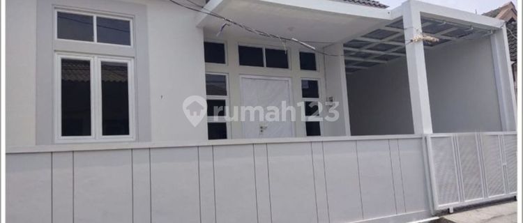 For sale minimalist 1-story turnkey house on 8356 square meters of land in Semarang. 1