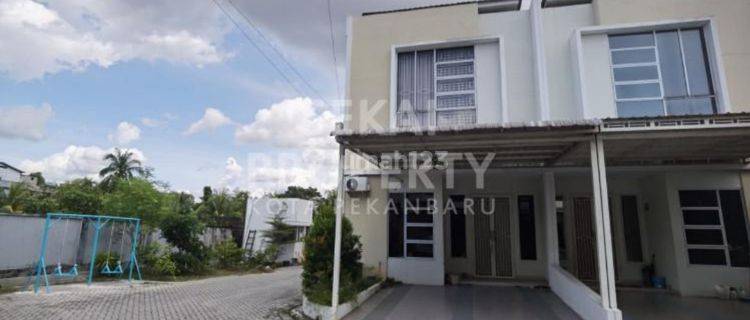 Rumah cluster 2 lantai siap huni posisi hook jl.karya makmur 1