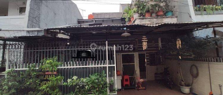 Rumah duri kepa di Jalan duri mas SHM jalan 2 mobil 1.5 lantai 1