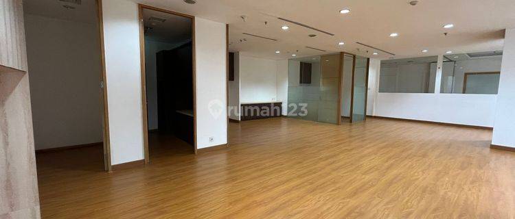 Kantor menara sudirman di Jalan jendral sudirman 150 m 1