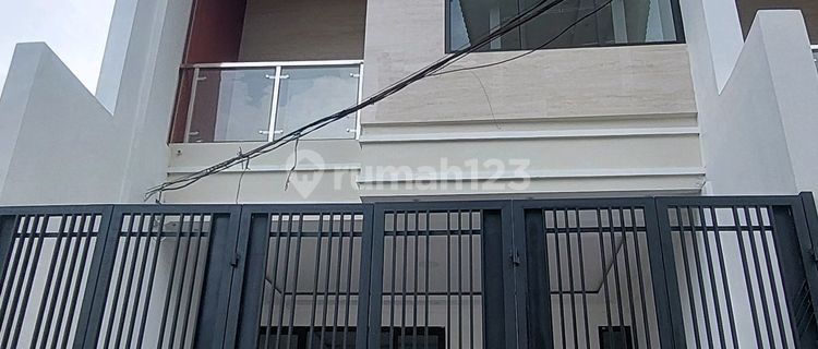 Rukan Jelambar di Kavling Polri SHM Jalan 2 Mobil Lega 1