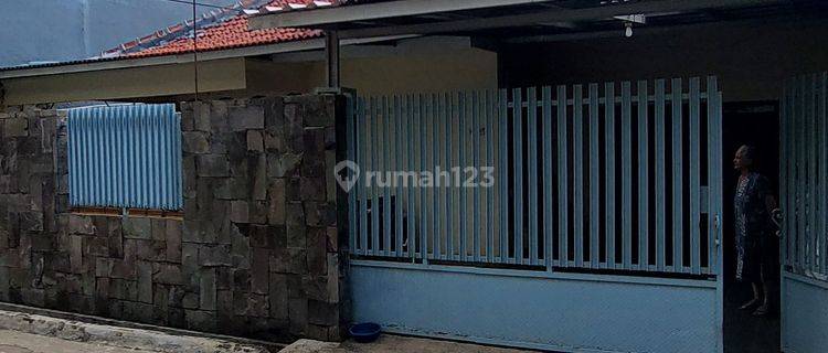 Rumah Tomang One Gate System Shm Jalan 2 Mobil 1