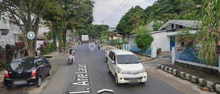 Gudang Jalan Utama Pusat Kota 1