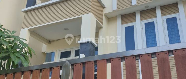 Permata buana , jarang ada , kondisi bagus 3 lantai 1