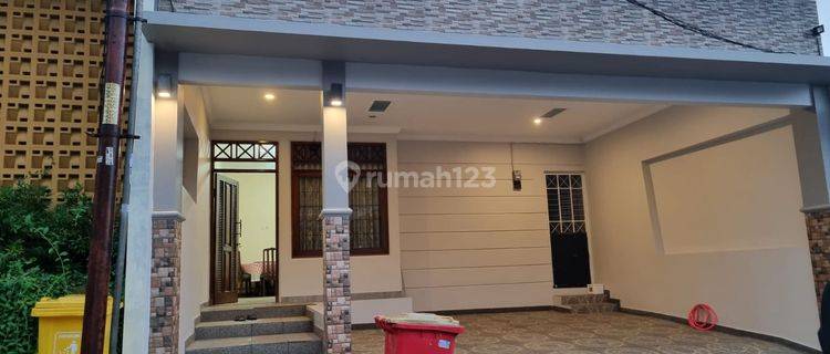 Rumah 3+1 Kamar Tidur Di Pesona Depok Estate Semi Furnished dibawah Harga Pasar Strategis 1