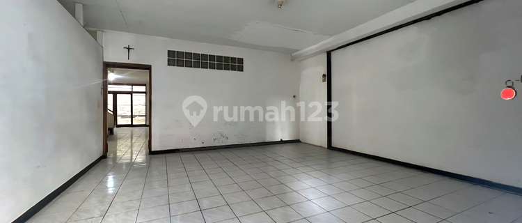 2 In 1 House with Business in Ence Azis Commercial Area. Negotiable. 1