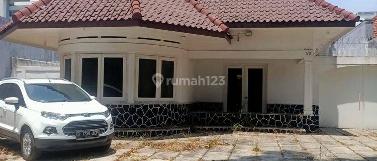 RUMAH HERITAGE STRATEGIS DI JL. CIPAGANTI 1