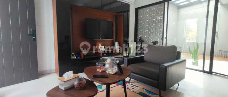Disewakan Rumah Siap Huni 2 Lantai Summarecon Furnished 1