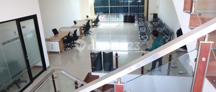 Disewakan Ruko Siap Pakai Tengah Kota Lokasi Strategis Dan Ramai Cocok Untuk Usaha / Kantor  1