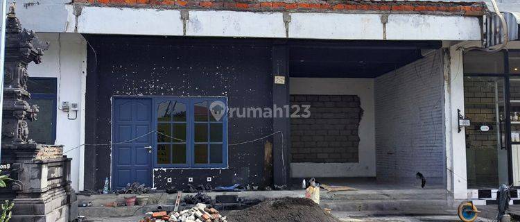 PREMIUM LOCATION SHOP / COMMERCIAL SPACE IN BATU BOLONG CANGGU NEAR BEACH 1