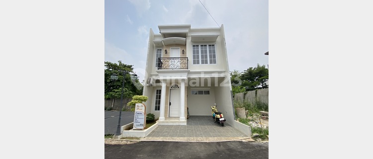 Ready-to-live house on the Jalan Raya Pondok Cabe, 5 minutes to the toll gate. 1