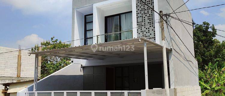 Rumah Cantik 2 Lantai Dengan Balcon Hanya 500jtan, Segera Cekk  1