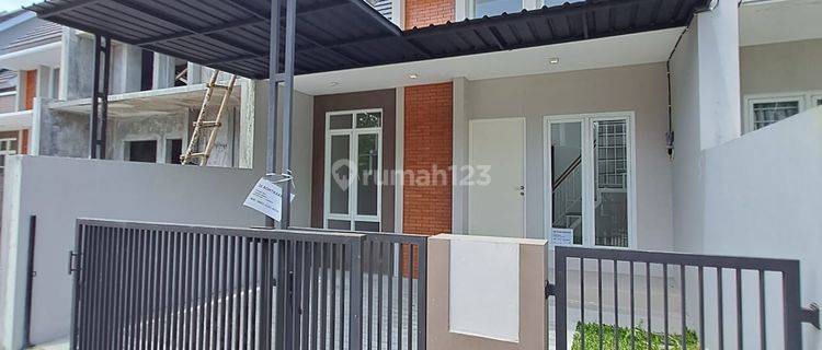 Rumah Modern Minimalis Harga Terjangkau Lingkungan Cluster 1