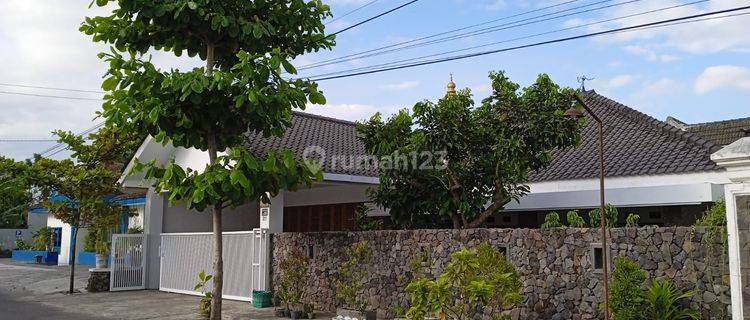 Rumah Bagus Luas Dekat Candi Prambanan Akses Bagus 1