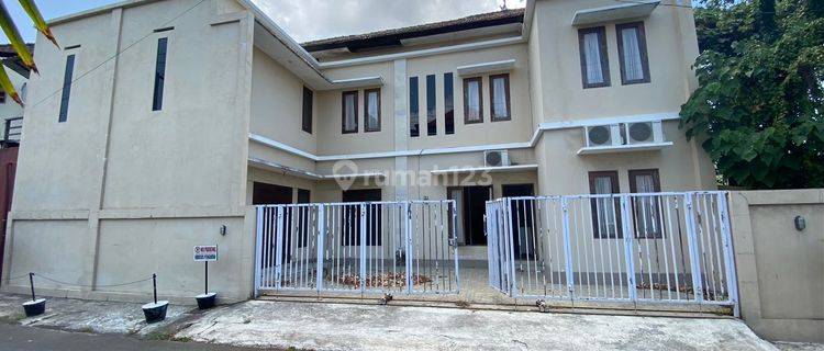 Rumah Minimalis Dekat Sunset Road  1