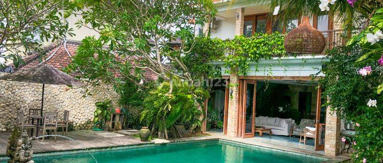 For Sale Luxury Villa In Tegal Cupek, Bumbak Umalas 1