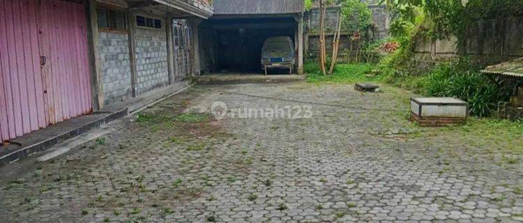 Dijual Tanah Beserta Bangunan di Pinggir Jalan Susut Bangli 1