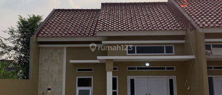 Rumah Dijual di Depok Lokasi Strategis Nempel Jalan Raya  1