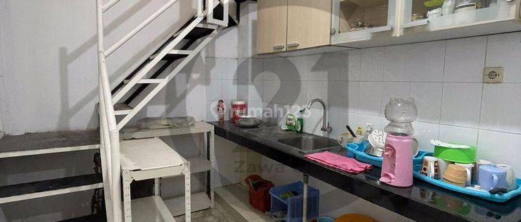 Dijual Rumah 4 Lantai Semi Furnished di Duri Kepa 1