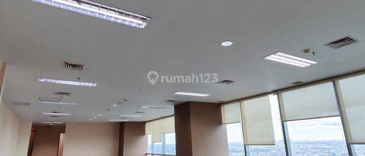 Disewakan Office Soho Capital Semi Furnished Unit Langka 1