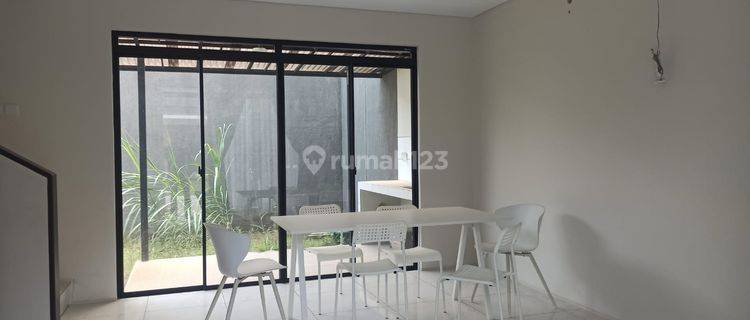 Rumah Modern Minimalis Cantik di Kota Baru Parahyangan 1