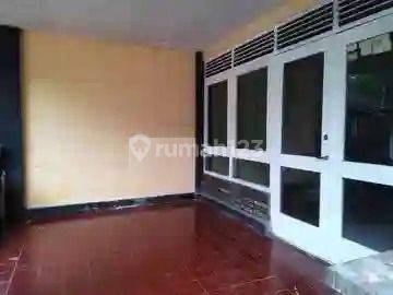 rumah lingkungan asri sejuk di setiabudi mainroad 1