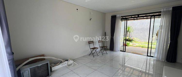 Rumah Nyaman di Kota Baru Parahyangan Semi Furnished 1