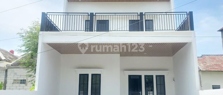 New House With Spacious Balcony In Klipang Semarang 1