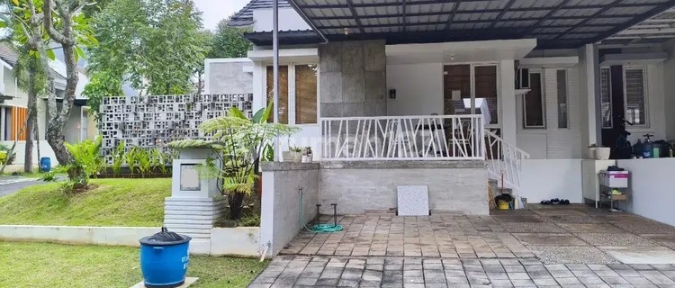 Rumah Hook Graha Taman Pelangi Cluster Depan Danau Bsb Semarang 1