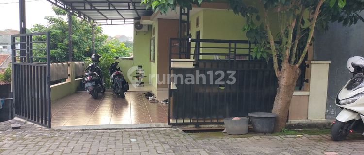 Good, Clean, Well-Maintained House in Manyaran, West Semarang 1