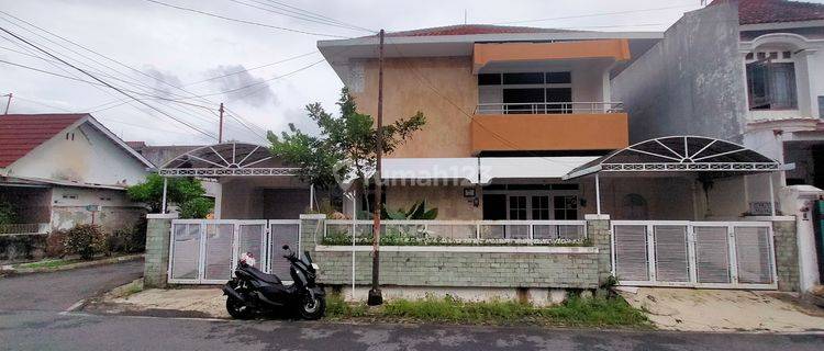 Disewakan Rumah Besar Jalan Lebar Peterongan Semarang 1