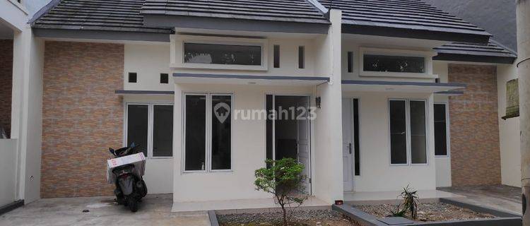 Rumah murah siap huni dekat jalan angkot akses toll jati asih 1