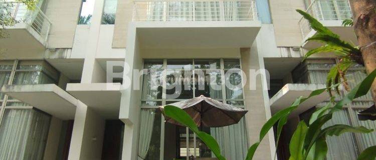 RUMAH MEWAH EXCLUSIVE KEDOYA, KEBON JERUK JAKARTA BARAT 1