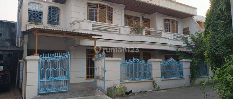 Rumah 2Lt Menceng Kamal, Luas, Murah 1