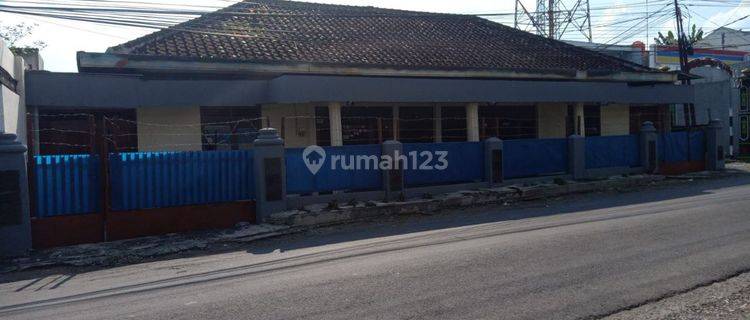 Rumah cocok untuk kantor, bimbel, asrama di jaten Karanganyar  1