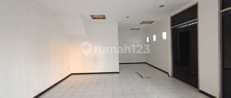 Good Renovated Shop House in Kartasura Business Center 1